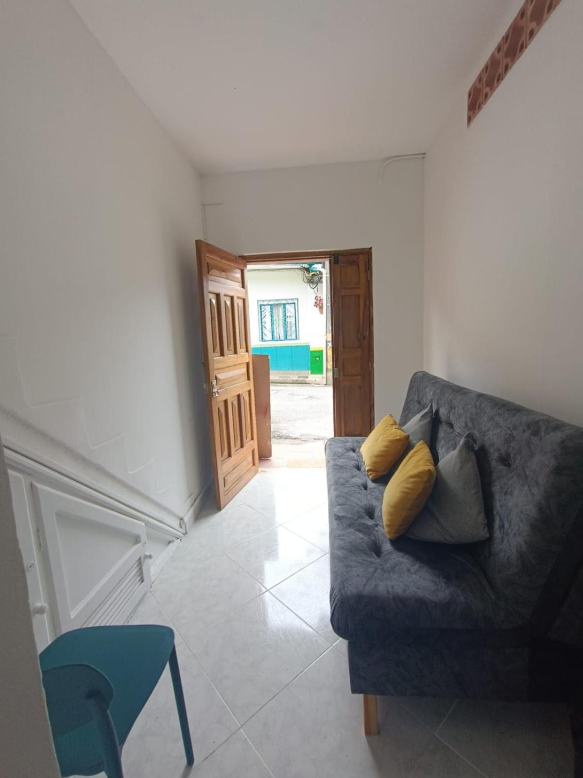 Confortable Habitacion En Apartamento Amoblado Jardín Exterior foto
